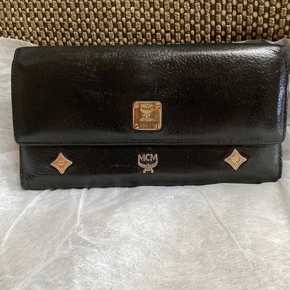 MCM black wallet Preloved